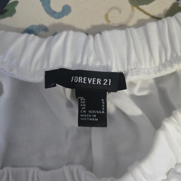 Forever 21 White Ruffle Cotton Bloomers - Picture 3 of 4